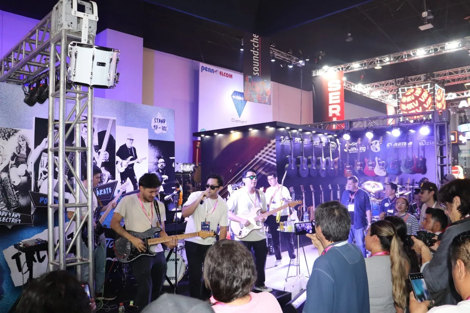 Polaris tocando ante el público en el Sound:Check Xpo 2026